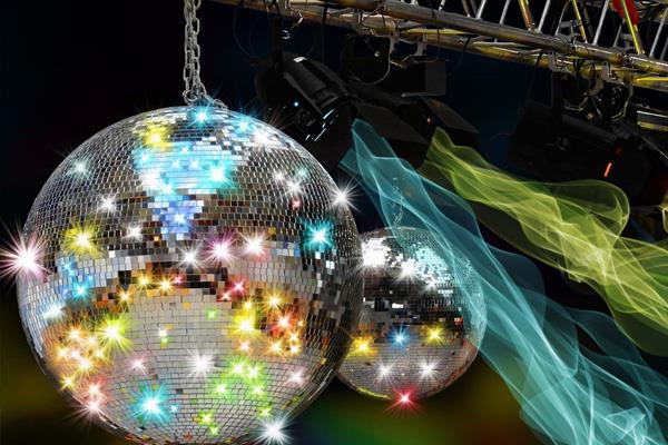 DINOWIN LED Discokugel Lichterkette 1,5 m 10 LEDs Discokugel Spiegelkugel  Lichterketten Batterie Deko für Weihnachten Party Garten Hochzeit  (Vielfarbig) : : Beleuchtung